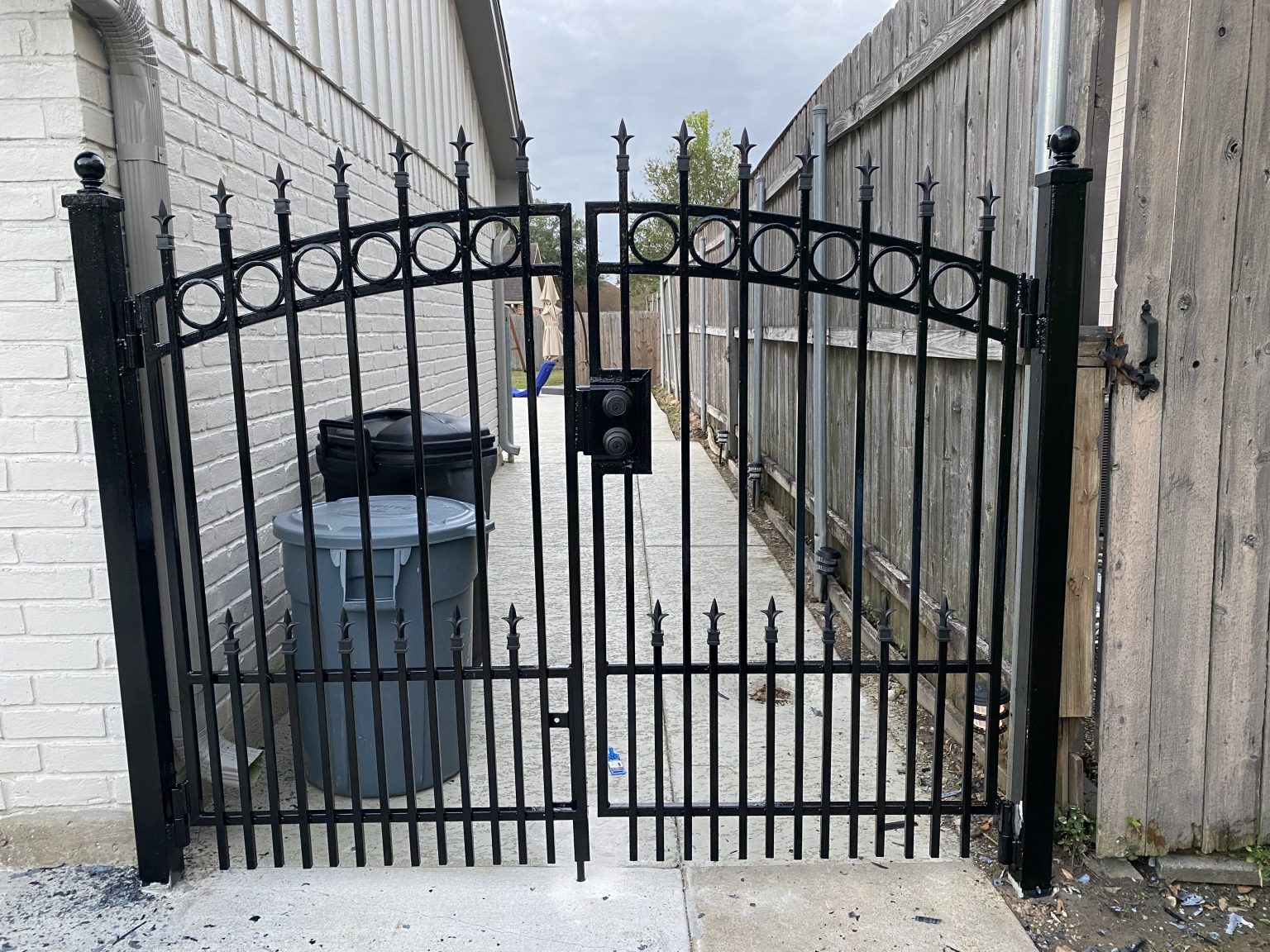 custom-ornamental-steel-fence-orange-tx-7