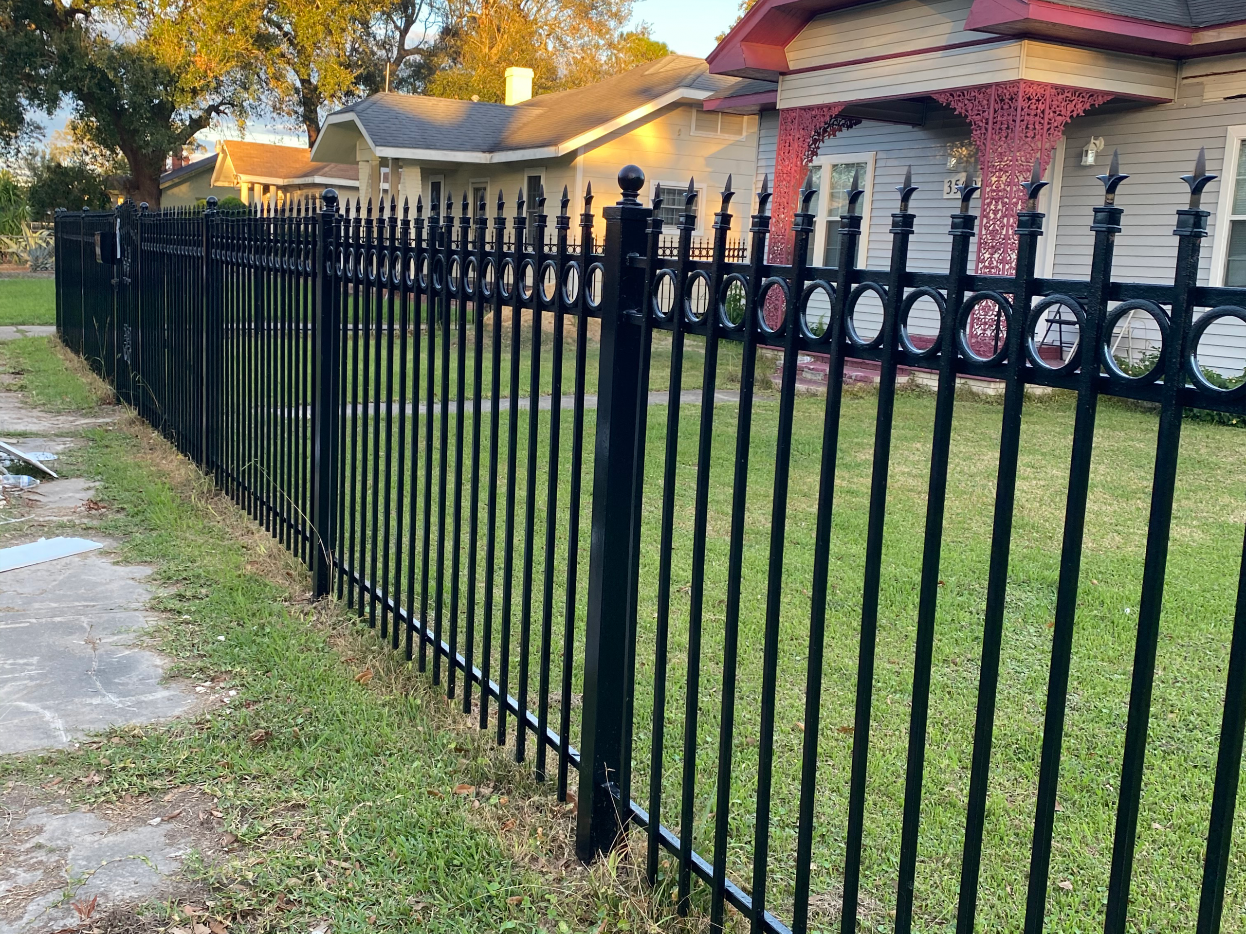 ornamental-steel-fence-with-privacy-fence-integration-orange-tx-12