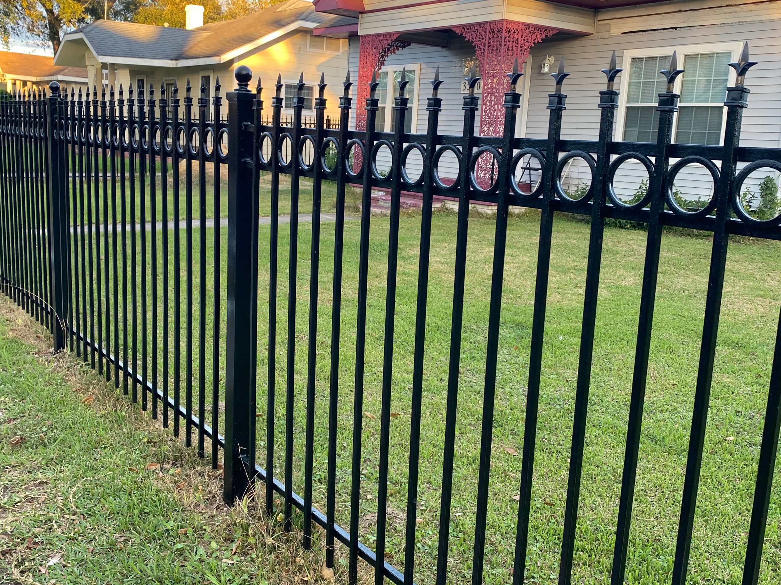 ornamental-steel-fence-with-privacy-fence-integration-orange-tx-13