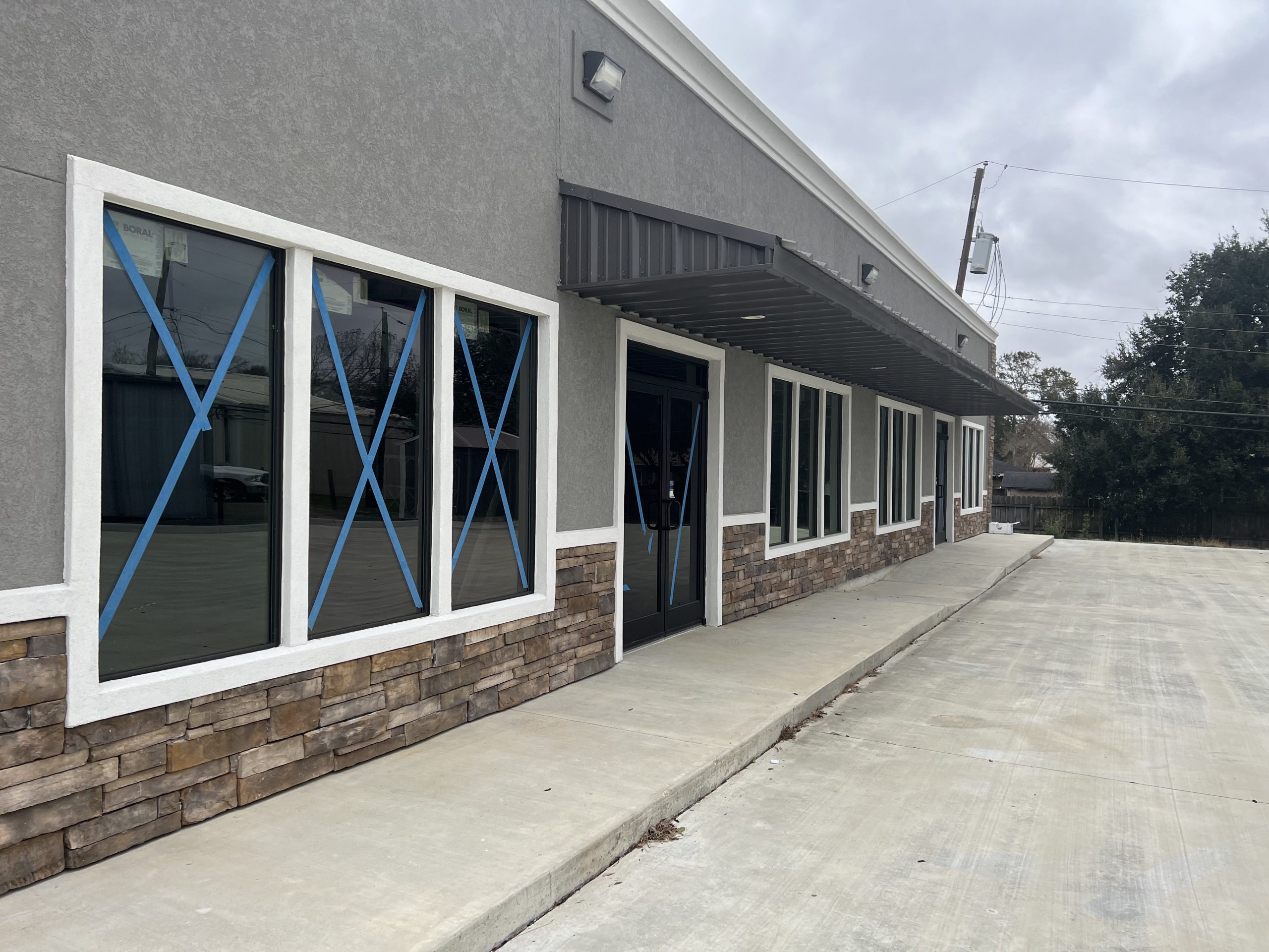 steel-awnings-and-storefront-canopies-2