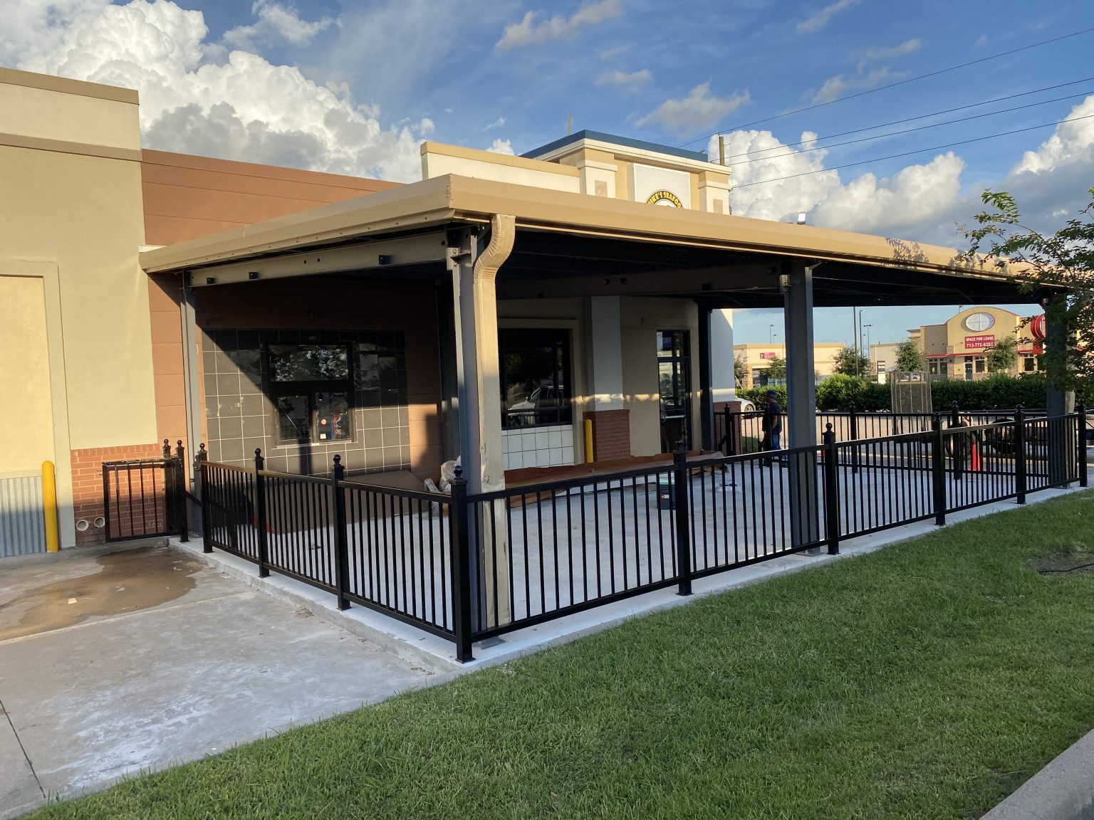 Commercial and residential metal railing systems for balconies, walkways, outdoor seating, and safety enclosures.